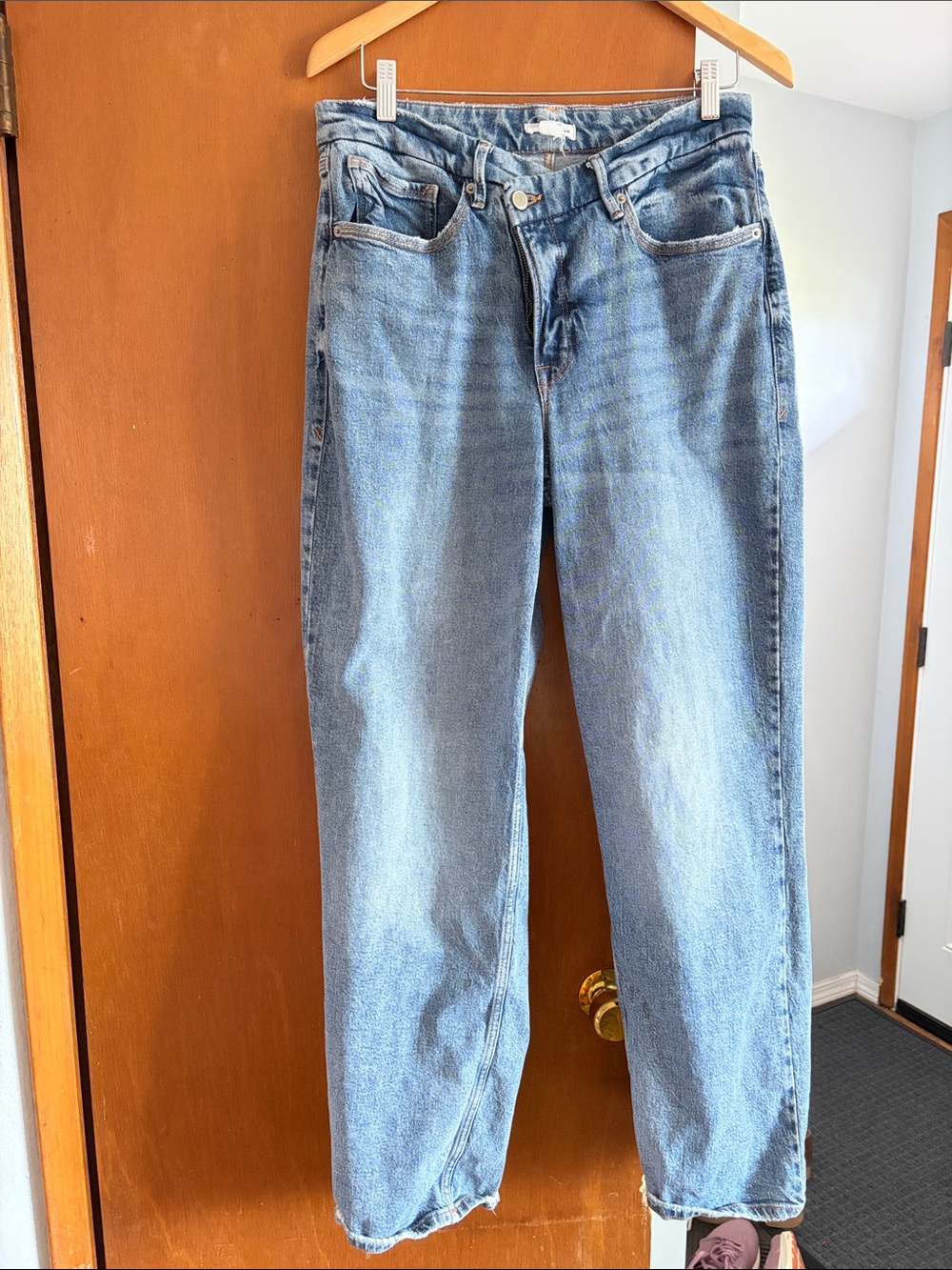 Good American 90s High Waist Straight Leg Jeans - Picture 2 of 9